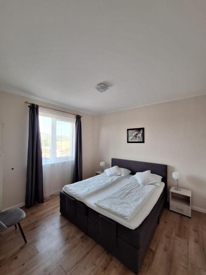 Casa De Langa Lac Oradea Exteriör bild